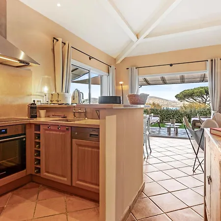 Holiday home Le Tropezien - Vue A 180, 3 Chambres, Jardin & Piscine *